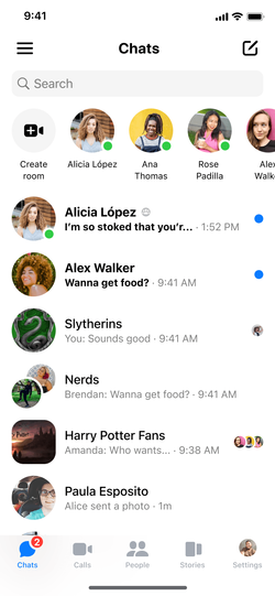 Group and subgroup chats in Messenger with connection badges.